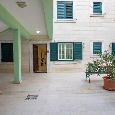 Montesan Luxury Apartment Beach Front Ilha Ilha Sveti Stefan Exterior foto