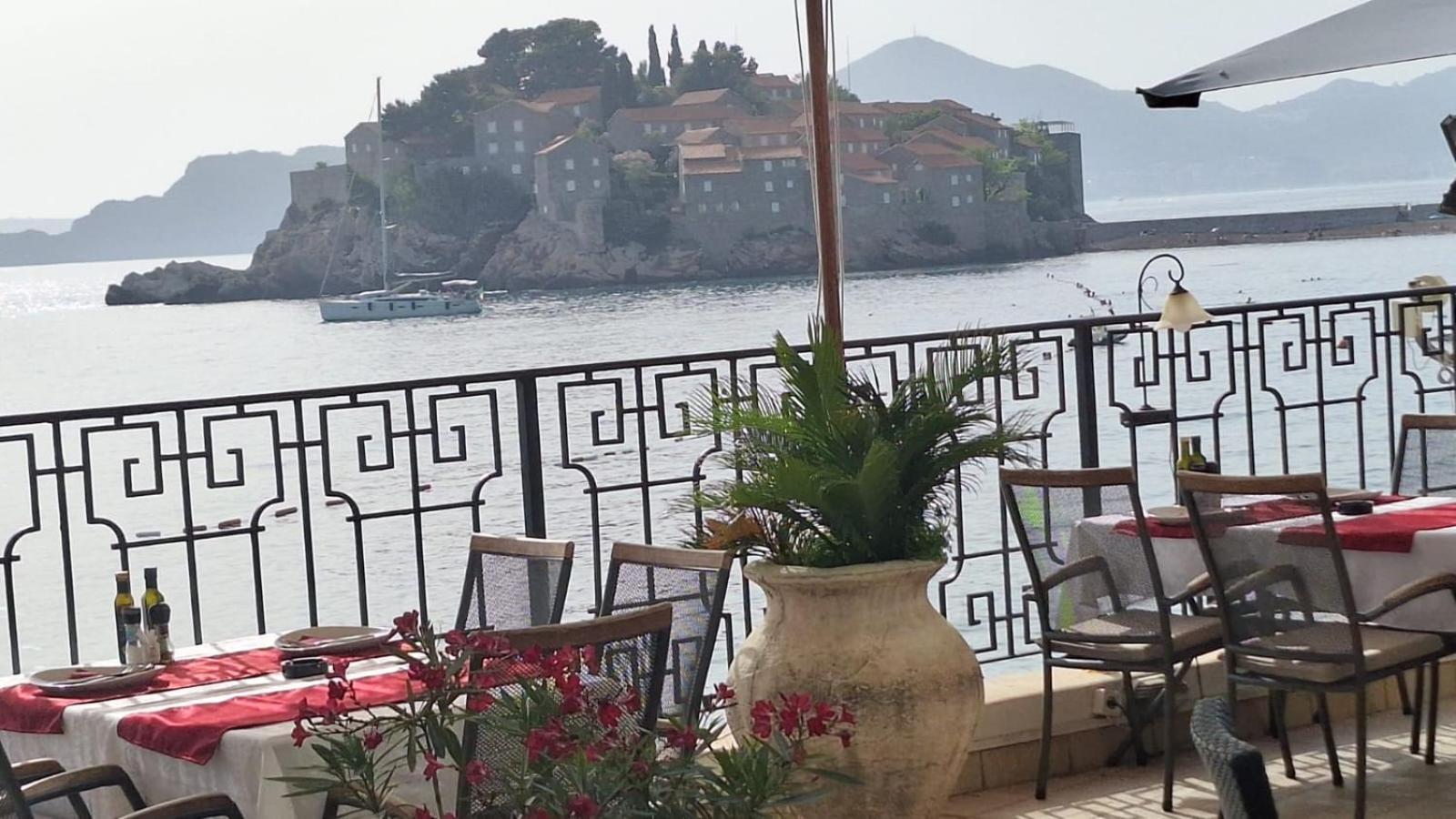 Montesan Luxury Apartment Beach Front Ilha Ilha Sveti Stefan Exterior foto